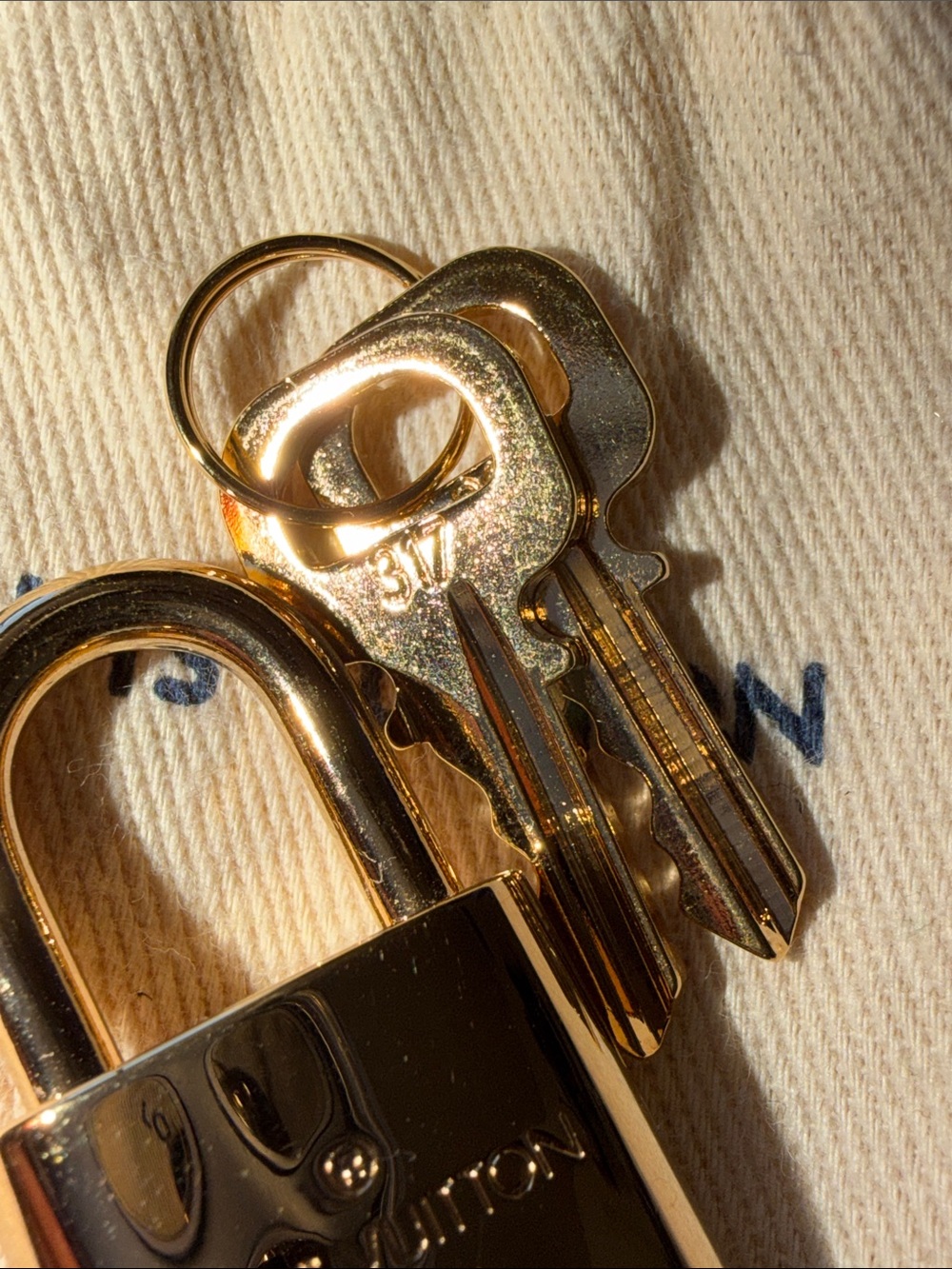 Louis Vuitton Gold Padlock and Key Set with Pouch - Picture 4 of 5